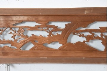 和製ヴィンテージ　昭和中期　松竹梅の縁起物の彫刻を施した片面ガラスの欄間2枚セット　(R-083617)