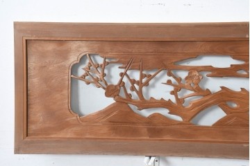 和製ヴィンテージ　昭和中期　松竹梅の縁起物の彫刻を施した片面ガラスの欄間2枚セット　(R-083617)