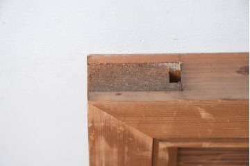 和製ヴィンテージ　昭和中期　松に鶴の図の彫刻を施した両面彫刻の欄間2枚セット　(R-083618)