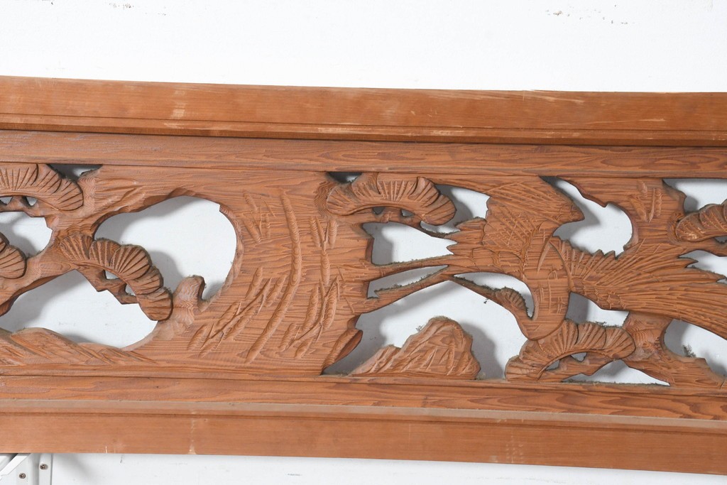 和製ヴィンテージ　昭和中期　松に鶴の図の彫刻を施した両面彫刻の欄間2枚セット　(R-083618)