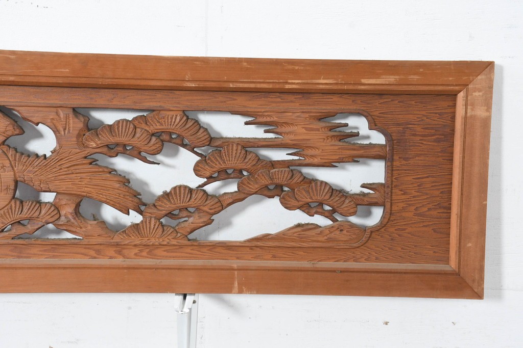 和製ヴィンテージ　昭和中期　松に鶴の図の彫刻を施した両面彫刻の欄間2枚セット　(R-083618)
