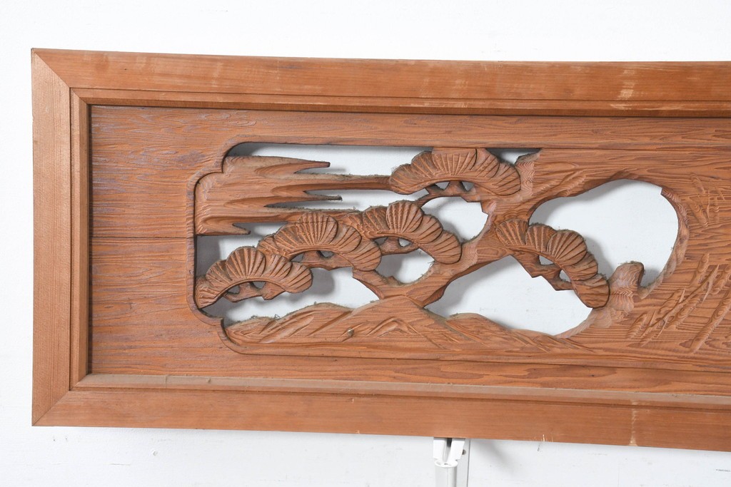 和製ヴィンテージ　昭和中期　松に鶴の図の彫刻を施した両面彫刻の欄間2枚セット　(R-083618)