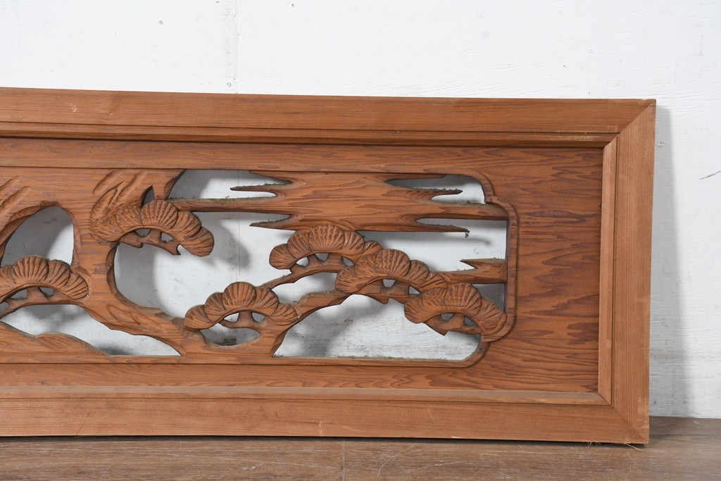 和製ヴィンテージ　昭和中期　松に鶴の図の彫刻を施した両面彫刻の欄間2枚セット　(R-083618)