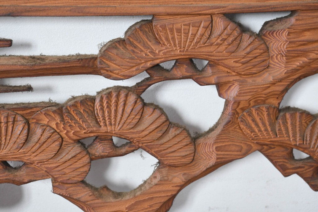 和製ヴィンテージ　昭和中期　松に鶴の図の彫刻を施した両面彫刻の欄間2枚セット　(R-083618)