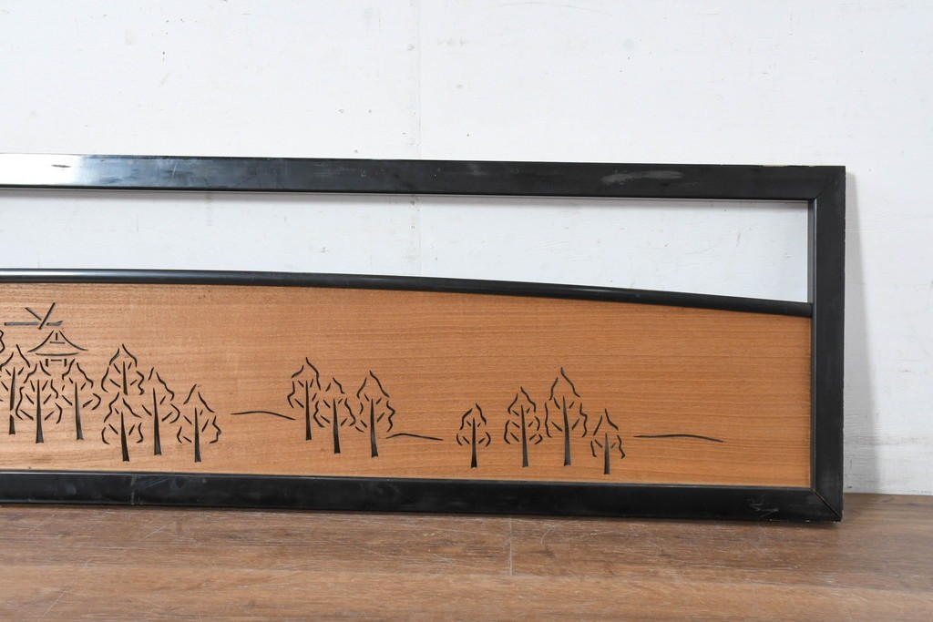 アンティーク建具　昭和初期　木立と鳥居の風景をモチーフにした透かし彫り入り欄間2枚セット　(R-083619)