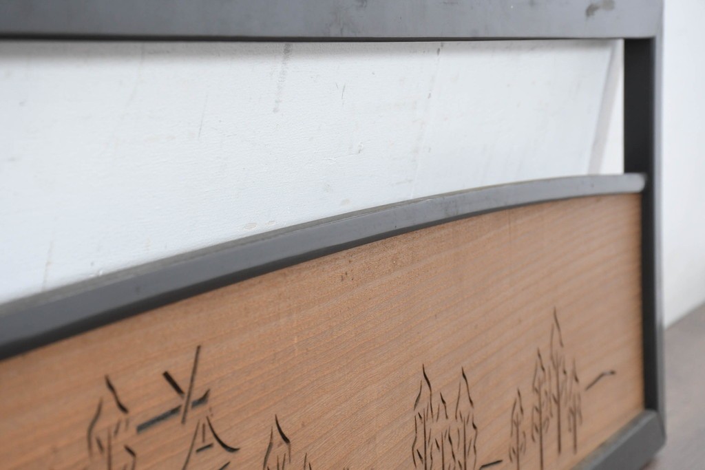 アンティーク建具　昭和初期　木立と鳥居の風景をモチーフにした透かし彫り入り欄間2枚セット　(R-083619)