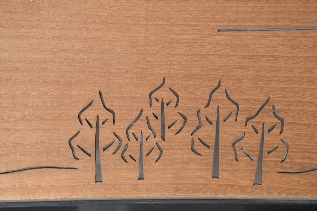 アンティーク建具　昭和初期　木立と鳥居の風景をモチーフにした透かし彫り入り欄間2枚セット　(R-083619)