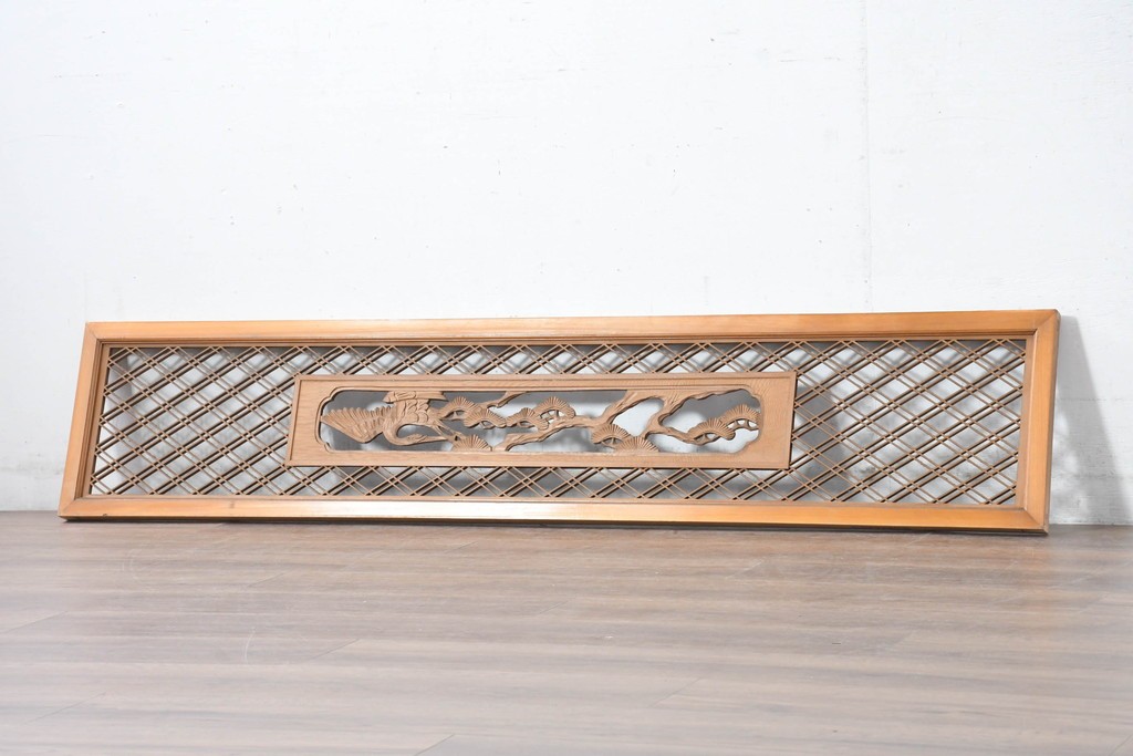 ヴィンテージ建具　昭和中期　組子格子と松に鶴の図の両面彫刻を施した欄間1枚　(R-083620)