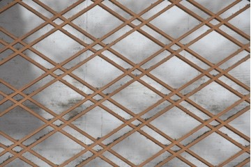 ヴィンテージ建具　昭和中期　組子格子と松に鶴の図の両面彫刻を施した欄間1枚　(R-083620)