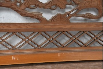 ヴィンテージ建具　昭和中期　組子格子と松に鶴の図の両面彫刻を施した欄間1枚　(R-083620)