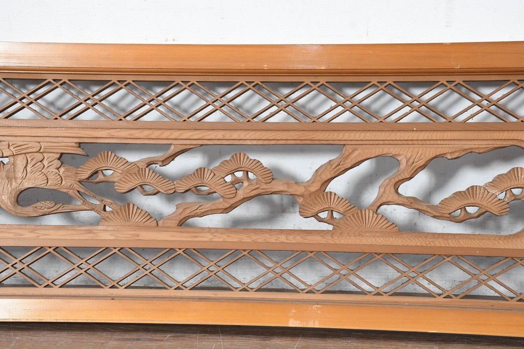ヴィンテージ建具　昭和中期　組子格子と松に鶴の図の両面彫刻を施した欄間1枚　(R-083620)