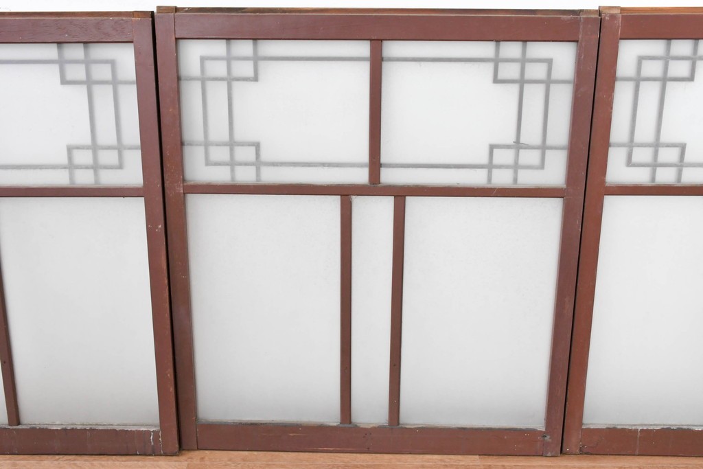 ヴィンテージ建具　昭和中期　幾何学文様が目を引くガラス窓4枚セット　(R-083622)