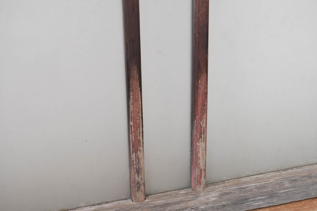 ヴィンテージ建具　昭和中期　幾何学文様が目を引くガラス窓4枚セット　(R-083622)