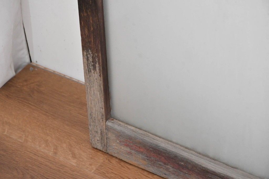 ヴィンテージ建具　昭和中期　幾何学文様が目を引くガラス窓4枚セット　(R-083622)