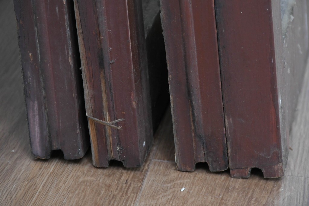 ヴィンテージ建具　昭和中期　幾何学文様が目を引くガラス窓4枚セット　(R-083622)