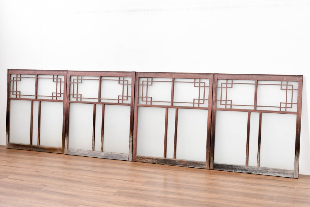 ヴィンテージ建具　昭和中期　幾何学文様が目を引くガラス窓4枚セット　(R-083622)