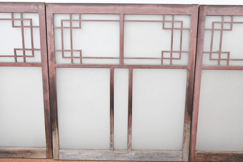 ヴィンテージ建具　昭和中期　幾何学文様が目を引くガラス窓4枚セット　(R-083622)