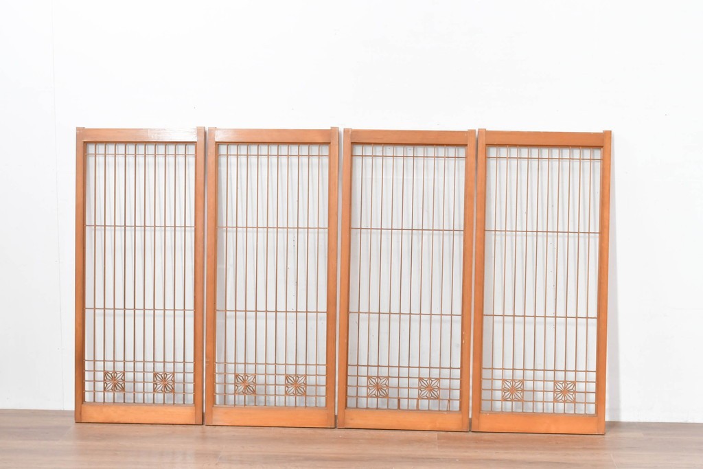 ヴィンテージ建具　昭和中期　麻の葉模様の組子細工が涼し気な片面ガラスの書院戸4枚セット　(R-083623)