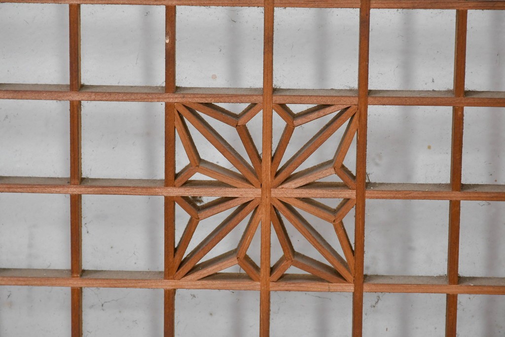 ヴィンテージ建具　昭和中期　麻の葉模様の組子細工が涼し気な片面ガラスの書院戸4枚セット　(R-083623)