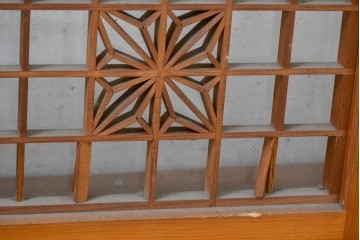 ヴィンテージ建具　昭和中期　麻の葉模様の組子細工が涼し気な片面ガラスの書院戸4枚セット　(R-083623)