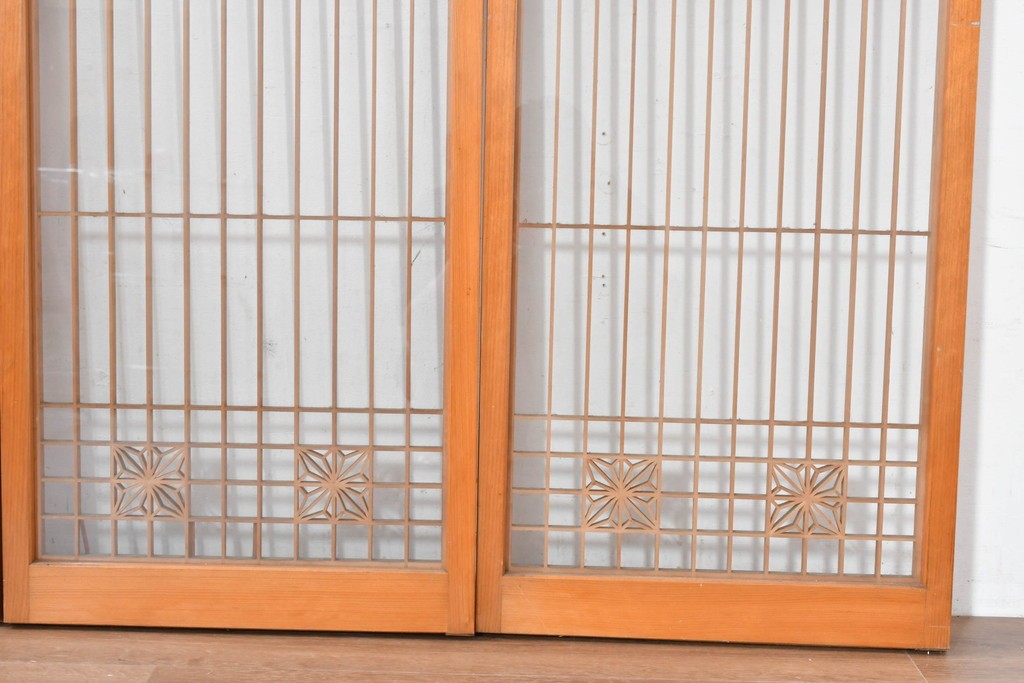 ヴィンテージ建具　昭和中期　麻の葉模様の組子細工が涼し気な片面ガラスの書院戸4枚セット　(R-083623)