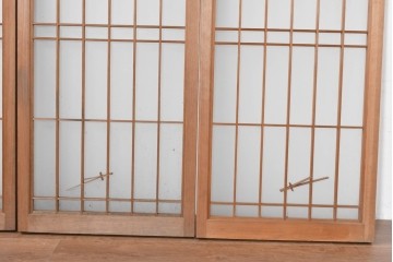 ヴィンテージ建具　昭和中期　片面ガラス　控えめな模様入り格子の書院戸4枚セット　(R-083624)