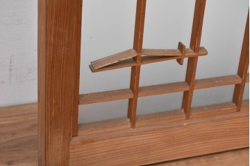 ヴィンテージ建具　昭和中期　片面ガラス　控えめな模様入り格子の書院戸4枚セット　(R-083624)