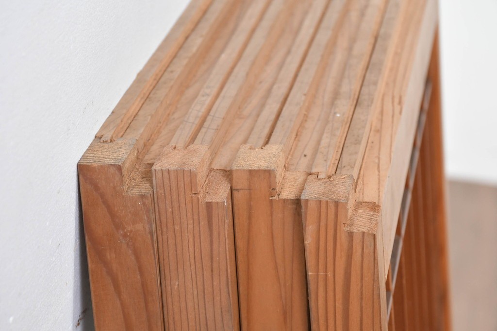 ヴィンテージ建具　昭和中期　片面ガラス　控えめな模様入り格子の書院戸4枚セット　(R-083624)