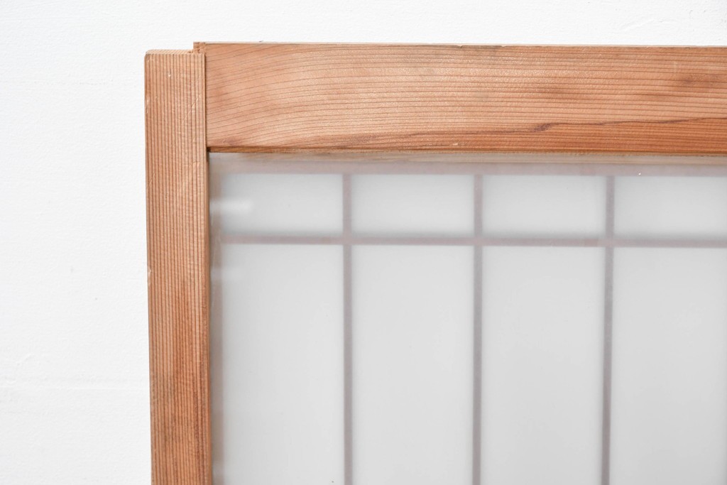 ヴィンテージ建具　昭和中期　片面ガラス　控えめな模様入り格子の書院戸4枚セット　(R-083624)