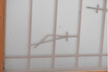 ヴィンテージ建具　昭和中期　片面ガラス　控えめな模様入り格子の書院戸4枚セット　(R-083624)