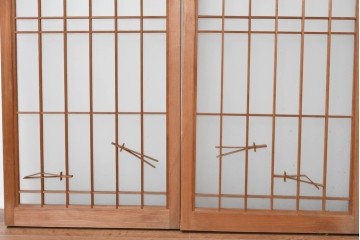 ヴィンテージ建具　昭和中期　片面ガラス　控えめな模様入り格子の書院戸4枚セット　(R-083624)