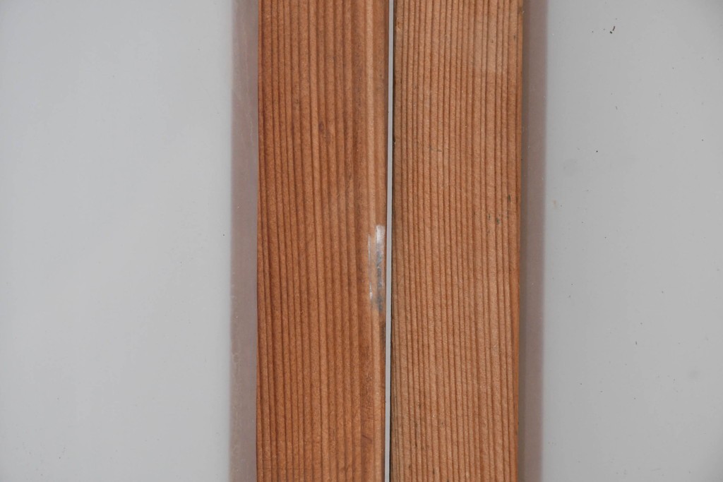 ヴィンテージ建具　昭和中期　片面ガラス　控えめな模様入り格子の書院戸4枚セット　(R-083624)