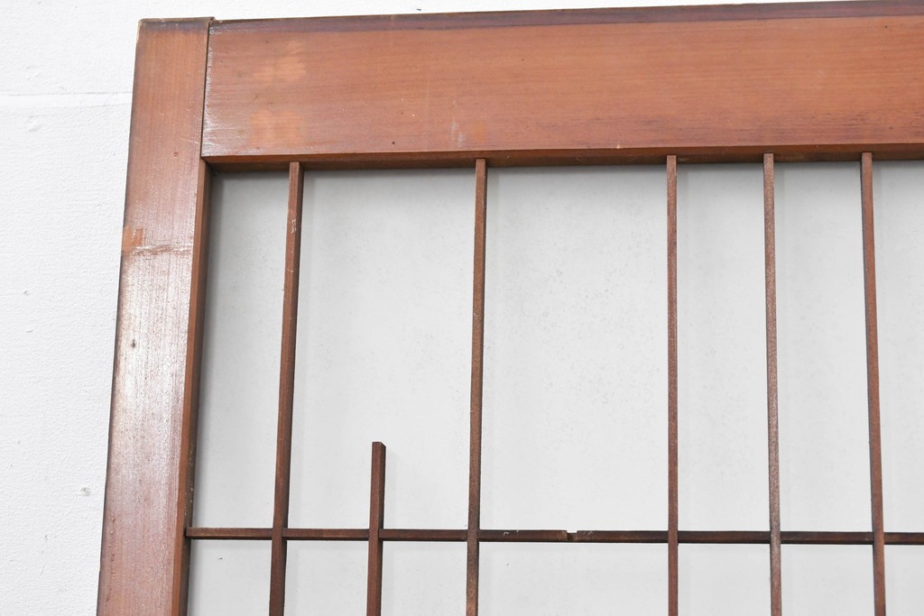 ヴィンテージ建具　昭和中期　幾何学模様が印象的なフィックス窓1枚　(R-083625)