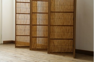 新古　未使用展示品　茶道具　優しい木の温もり溢れる6枚折りの花寄屏風　定価約21万円　(R-083626)