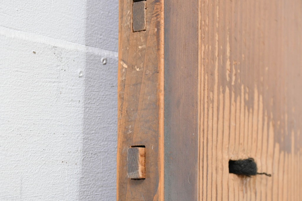 ヴィンテージ建具　昭和中期　上部のガラス窓がポイントの幅狭扉1枚　(R-083627)