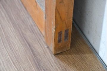 ヴィンテージ建具　昭和中期　上部のガラス窓がポイントの幅狭扉1枚　(R-083627)