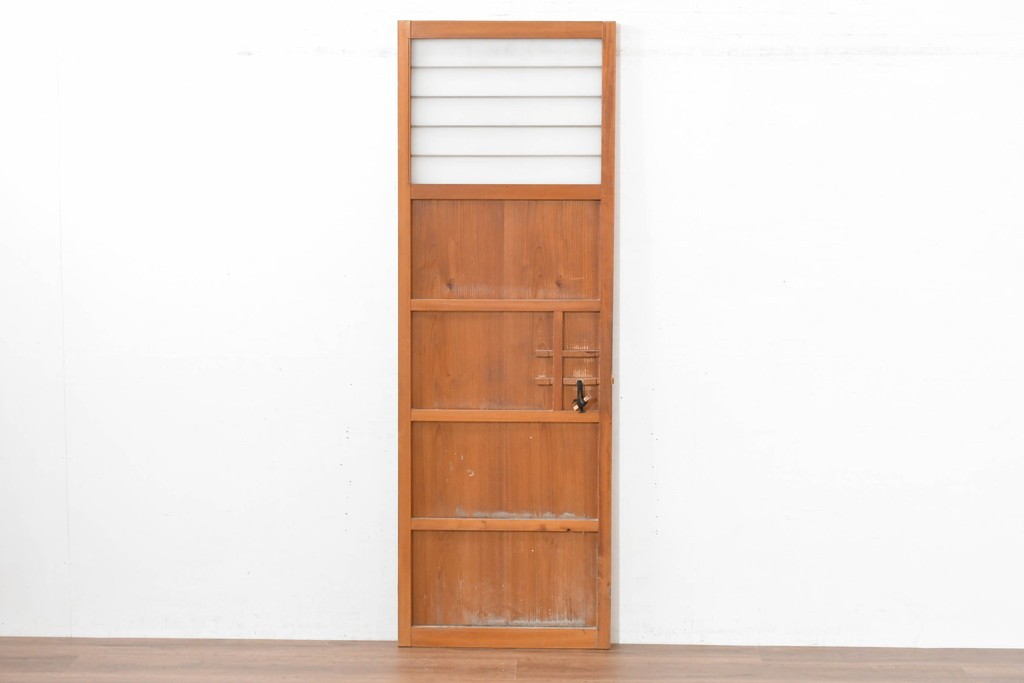 ヴィンテージ建具　昭和中期　上部のガラス窓がポイントの幅狭扉1枚　(R-083627)