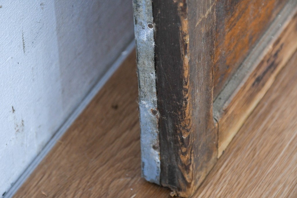 ヴィンテージ建具　昭和中期　上部のアーチがアクセント　作りの良いガラス戸1枚　(R-083628)