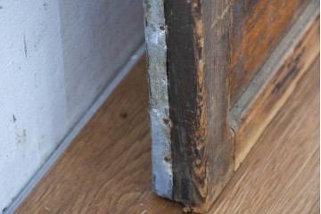 ヴィンテージ建具　昭和中期　上部のアーチがアクセント　作りの良いガラス戸1枚　(R-083628)