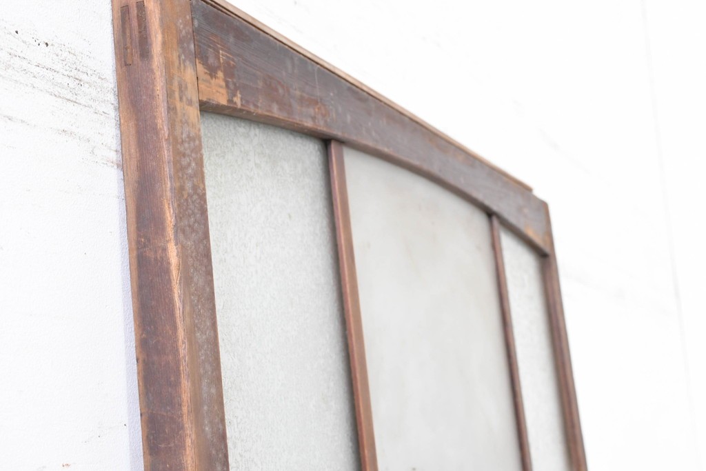 ヴィンテージ建具　昭和中期　上部のアーチがアクセント　作りの良いガラス戸1枚　(R-083628)