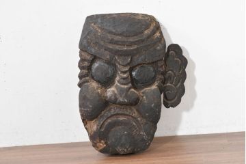 和製アンティーク　古民芸　時代物　江戸～明治期　特大　力強い表情が目を引く木彫りの竈(かまど)面(古面、オブジェ、飾り、アート)(R-083630)