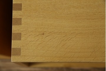 中古　美品　廃番の希少な楢(ナラ)材モデル　北海道家具ブランド　cosine(コサイン)　シンプルで機能的な3個組ネストスツール　(R-083645)