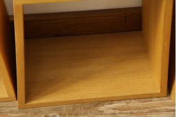 中古　美品　廃番の希少な楢(ナラ)材モデル　北海道家具ブランド　cosine(コサイン)　シンプルで機能的な3個組ネストスツール　(R-083645)