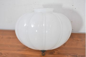 和製アンティーク　大正ロマンの雰囲気あふれる乳白ガラスのぼんぼり型ペンダントライト(照明カバー、吊り下げ照明、ペンダントライト、天井照明、シェード、電笠)(R-083666)