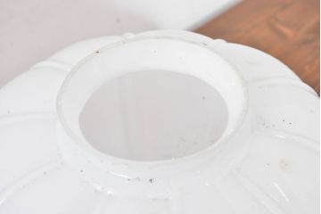和製アンティーク　大正ロマンの雰囲気あふれる乳白ガラスのぼんぼり型ペンダントライト(照明カバー、吊り下げ照明、ペンダントライト、天井照明、シェード、電笠)(R-083666)