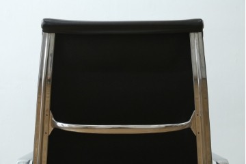 中古　美品　Hermanmiller(ハーマンミラー社)　Charles & Ray Eames(チャールズ&レイ・イームズ)　ソフトパッド　エグゼクティブチェア　現行定価約67万円　(R-083671)