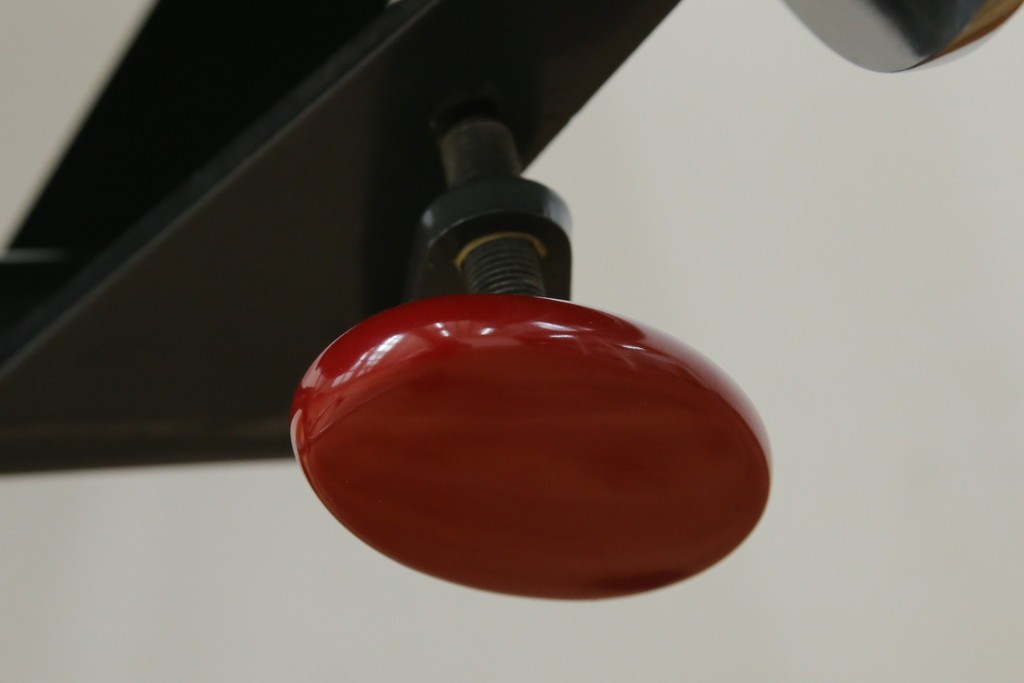 中古　美品　Hermanmiller(ハーマンミラー社)　Charles & Ray Eames(チャールズ&レイ・イームズ)　ソフトパッド　エグゼクティブチェア　現行定価約67万円　(R-083671)