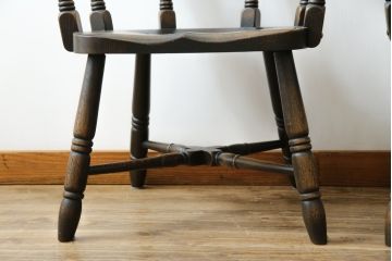 中古　超美品　高級品　飛騨産業　PROVINCIAL(プロヴィンシャル・プロビンシャル)　キツツキ　スモーカーズボウチェア2脚セット(アームチェア、板座チェア、ダイニングチェア、バラ売り可能)(定価2脚で約47万円)(R-083672)