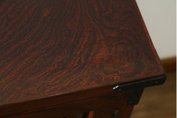 中古　美品!!　岩谷堂箪笥　緻密で堅牢な金具装飾がアクセントのサイドボード　(R-083676)