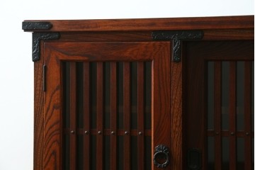 中古　美品!!　岩谷堂箪笥　緻密で堅牢な金具装飾がアクセントのサイドボード　(R-083676)